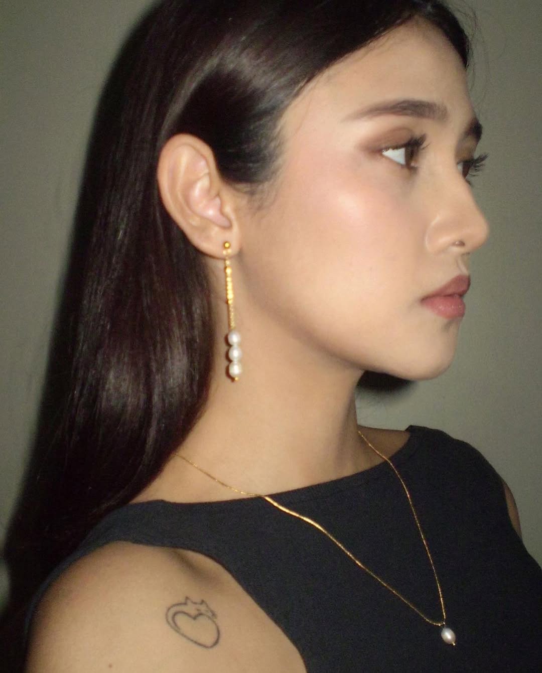 Drop Pearl Earrings
