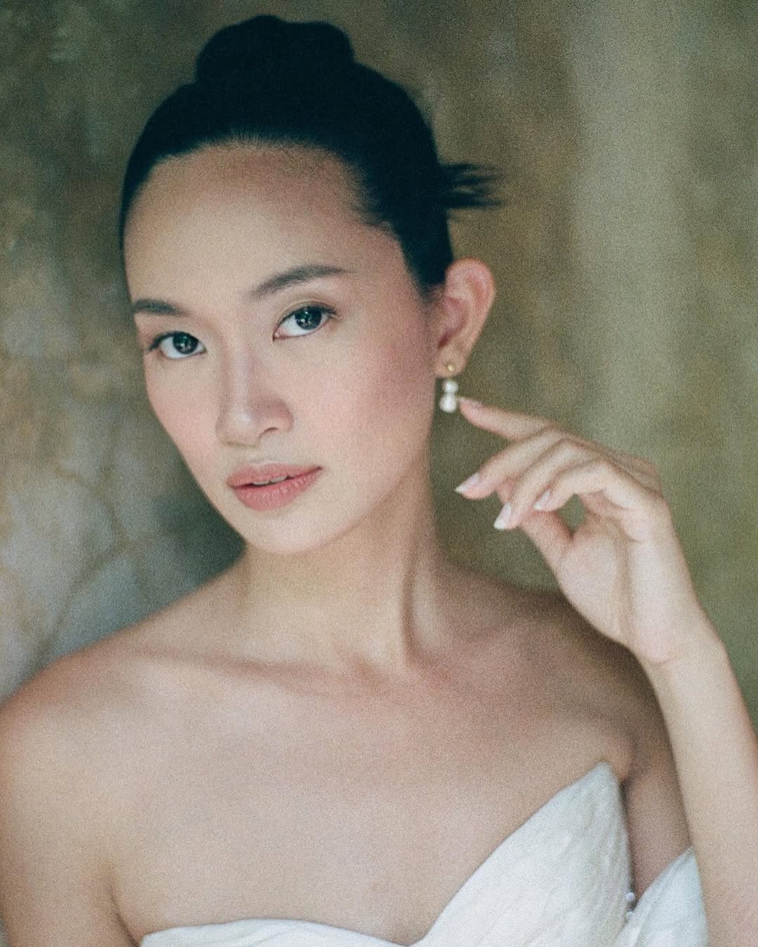 Drop Pearl Studs